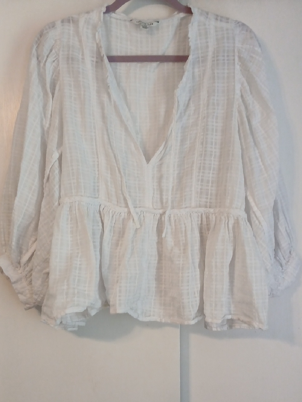 American Eagle White Textured Peplum V-Neck Blouse in Size 1X